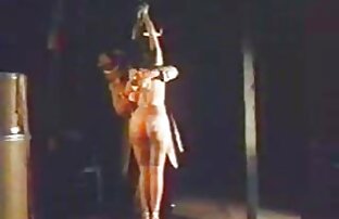 XXX milf aux gros seins fait une gorge xxx des vieilles profonde extrême
